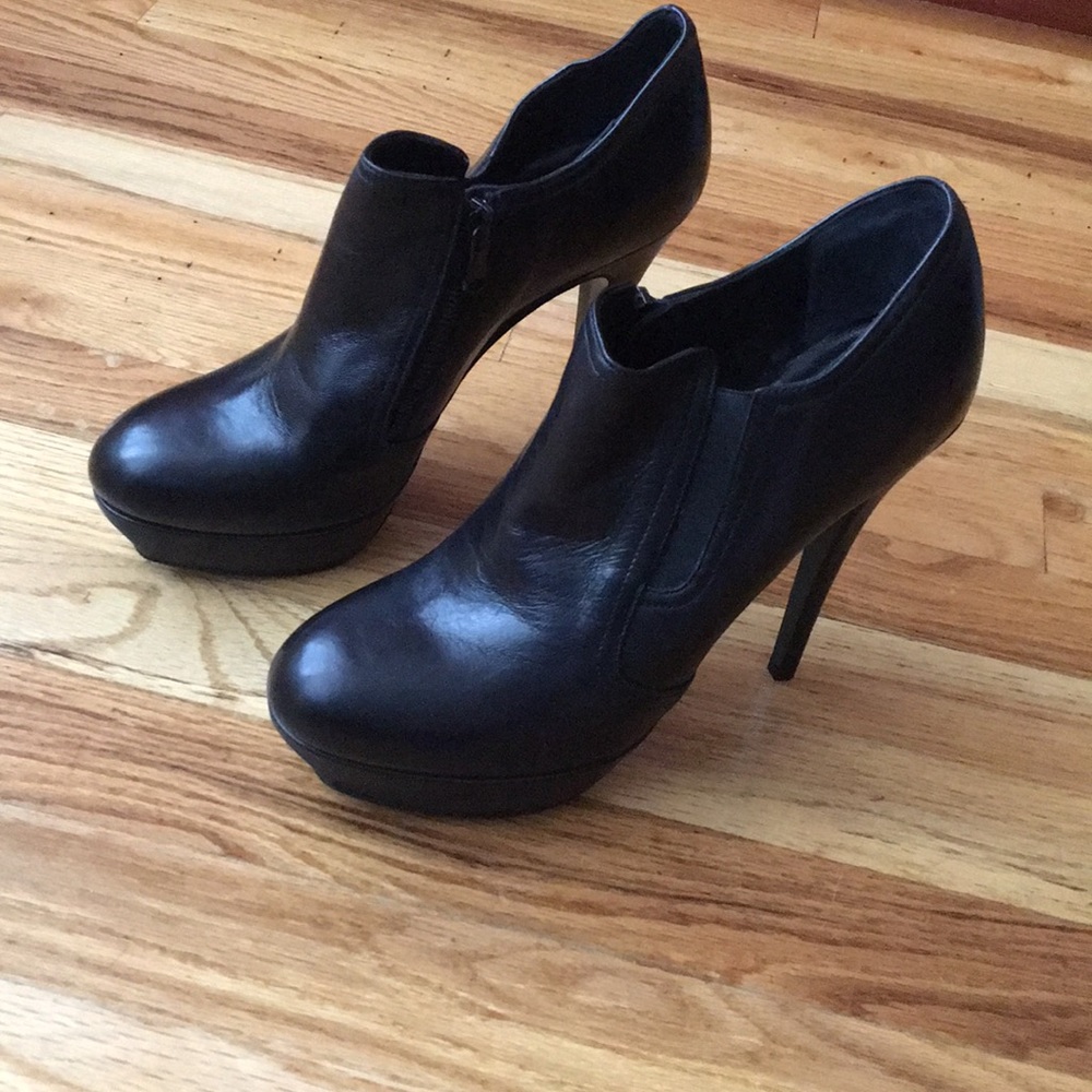 Rock & Republic Black Leather Booties 4”  Heel